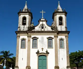 Descubra a Igreja de São Pedro em Jacaraípe - Patrimônio Histórico em Serra