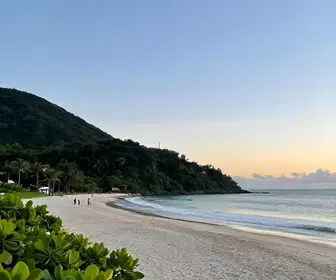 Descubra a Praia da Chaleirinha: Um Paraíso da Serra-ES