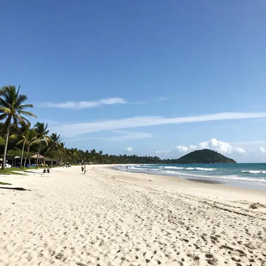 Descubra a Praia de Bicanga