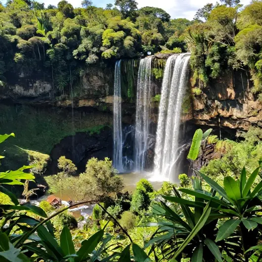 Descubra o Parque 8 Cachoeiras